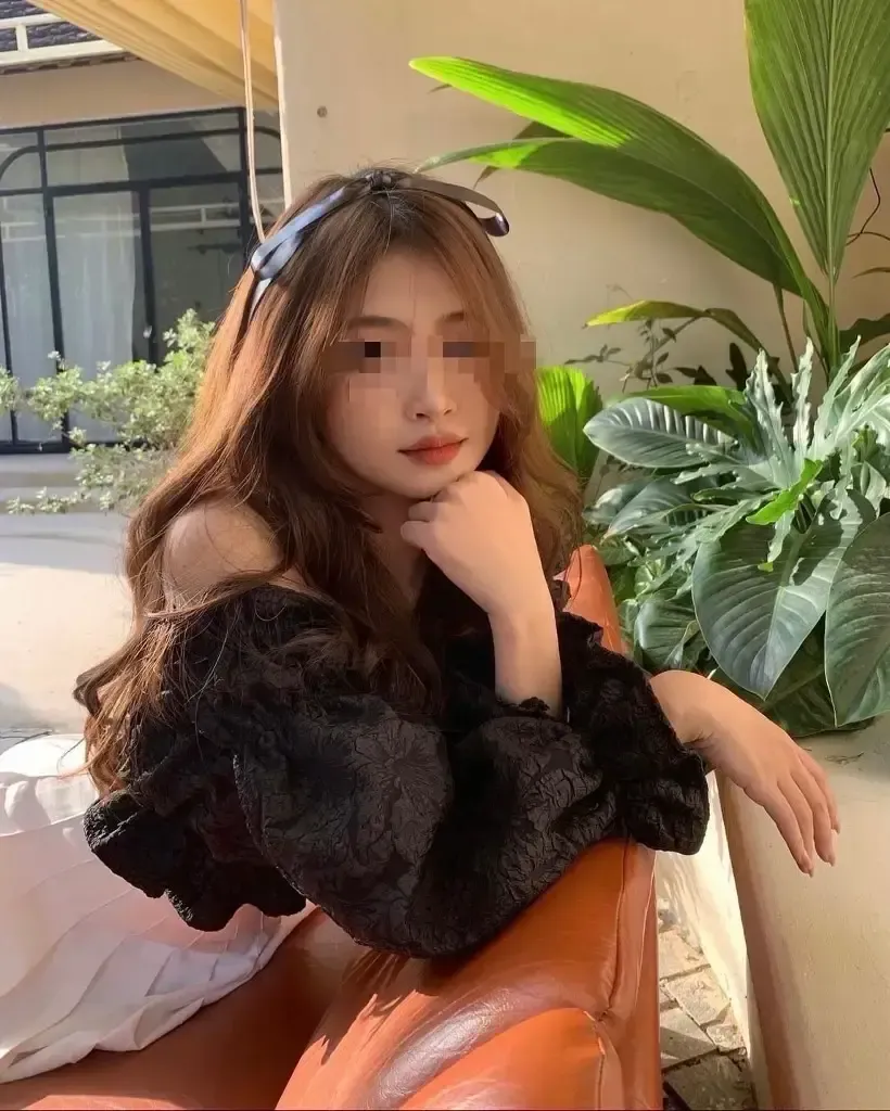 น้อง น้อง เมจิ — สี่นรงค์