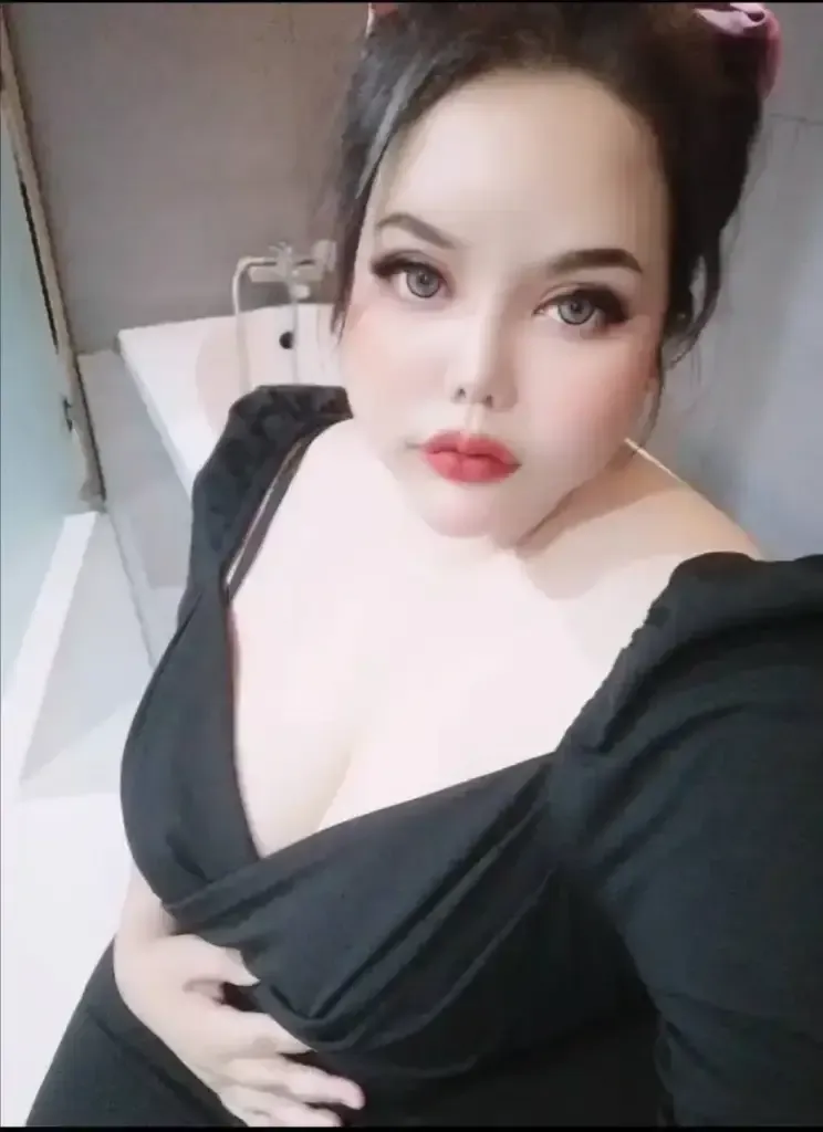 น้อง น้อง Nanaสาวอ้วน — บางปะอิน